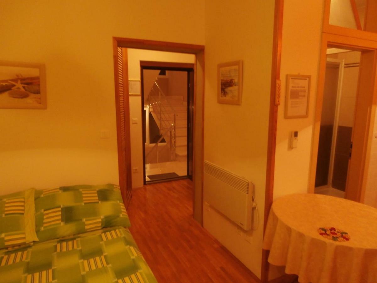 Apartment Studio Mia-Beach In Spalato Esterno foto